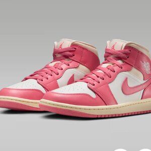 Air Jordan 1 pink mid heel